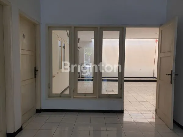 image RUMAH 1 LANTAI SIAP PAKAI, SUDAH RENOVASI, 3+1 KAMAR TIDUR DALAM KOMPLEK ONE GATE ARAYA 2, DEKAT KE RAYA MERR (8)