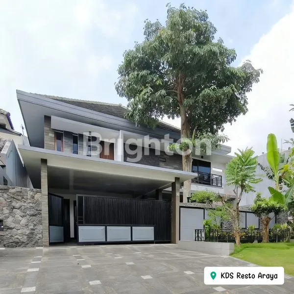 image RUMAH MEWAH FULL FURNISHED ARAYA MALANG LUAS 15X25 ROW JALAN 4 MOBIL SIAP PAKAI (1)