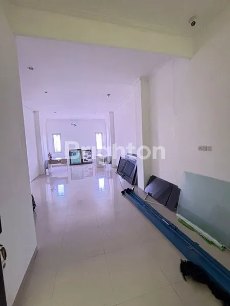 image RUKO GADING HIBRIDA AREA KOMERSIL RAMAI RUKO 4 LANTAI FULL RENOV SIAP PAKAI COCOK UNTUK KANTOR, SALON, YOGA (6)