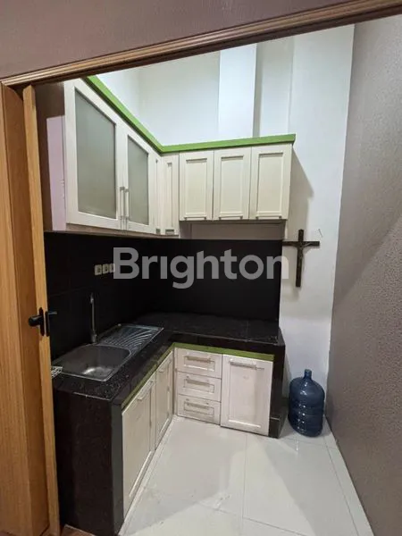 image RUKO GADING HIBRIDA AREA KOMERSIL RAMAI RUKO 4 LANTAI FULL RENOV SIAP PAKAI COCOK UNTUK KANTOR, SALON, YOGA (8)