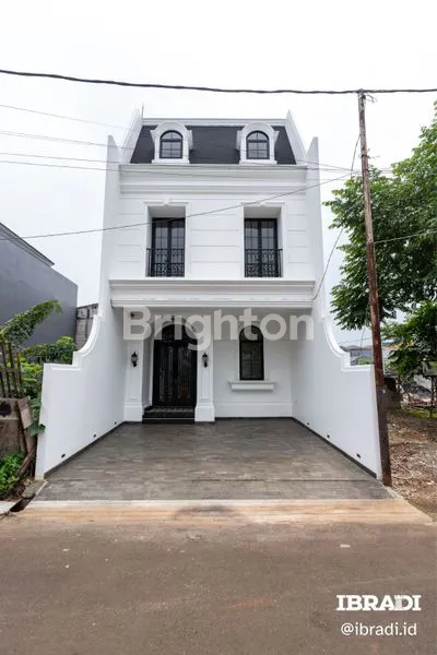 image RUMAH SIAP HUNI  &  MEWAH  3 LANTAI – (1)