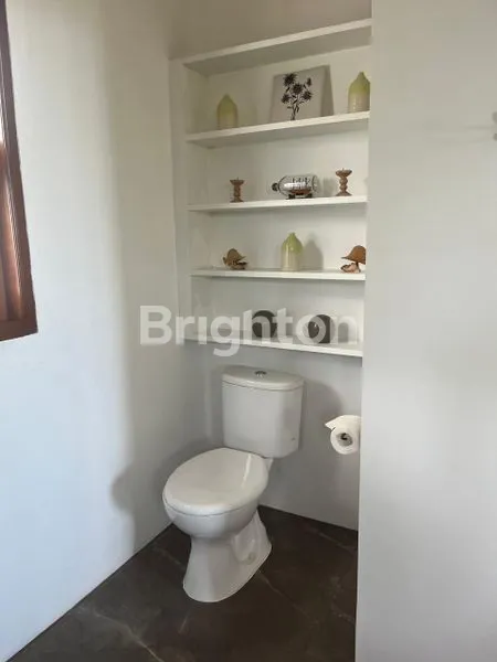 image RUMAH SEMI VILLA MODERN 3BR DI UNGASAN BADUNG BALI (7)