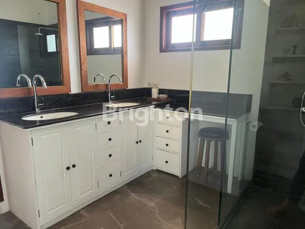 image RUMAH SEMI VILLA MODERN 3BR DI UNGASAN BADUNG BALI (4)