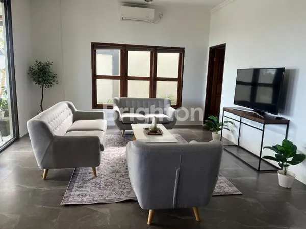 image RUMAH SEMI VILLA MODERN 3BR DI UNGASAN BADUNG BALI (2)