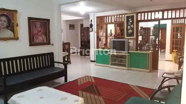 image DIJUAL RUMAH LUAS 2 LANTAI FURNISHED SIAP HUNI AREA SAWOJAJAR DEKAT SMPN 21 SELANGKAH KE TOL SAWOJAJAR DEKAT SMAN 10 PASAR SAWOJAJAR KOTA MALANG (3)