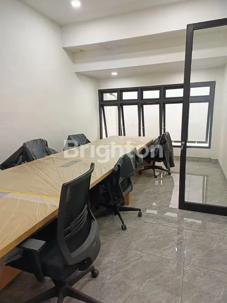 image RUMAH LUAS JALAN IMAN BONJOL (7)