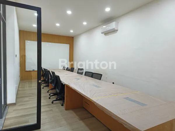 image RUMAH LUAS JALAN IMAN BONJOL (2)