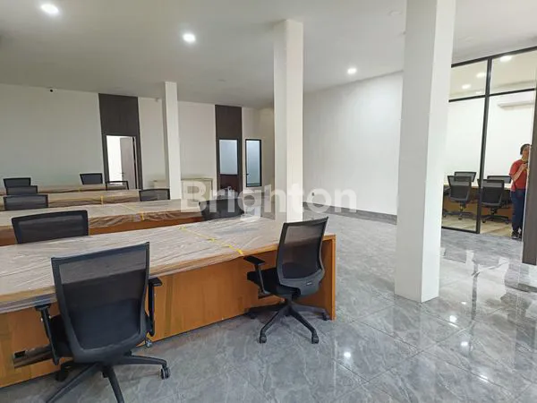 image RUMAH LUAS JALAN IMAN BONJOL (3)