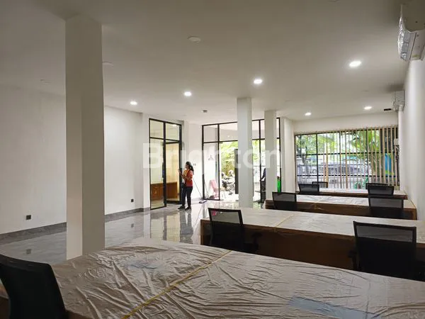 image RUMAH LUAS JALAN IMAN BONJOL (4)