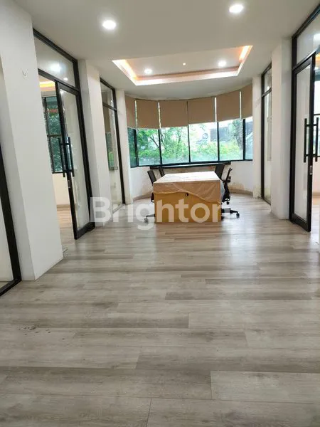 image RUMAH LUAS STRATEGIS JL. IMAM BONJOL (8)