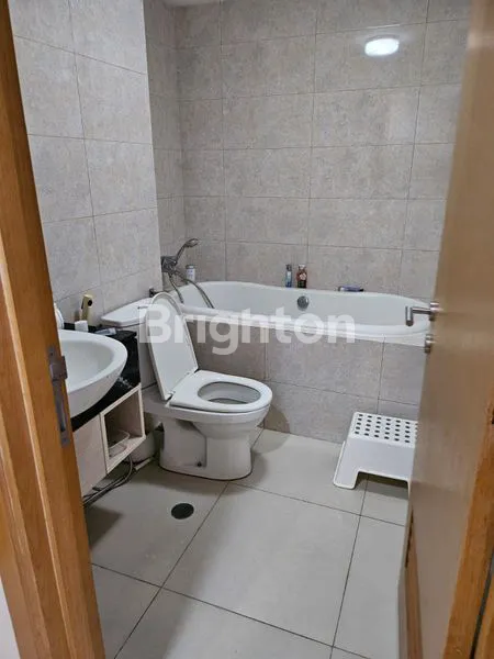 image TOWNHOME FULL FURNISHES THE MANSION BOUGENVILLE TOWER EMERALD  LANTAI 2 VIEW SWIMMING POOL DAERAH KEMAYORAN, JAKARTA PUSAT (5)