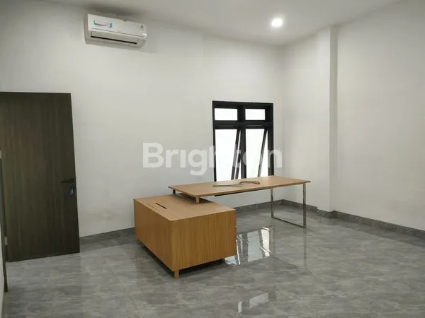 image RUMAH LUAS STRATEGIS JL. IMAM BONJOL (7)