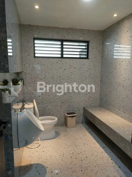 image RUMAH LUAS STRATEGIS JL. IMAM BONJOL (6)