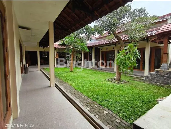 image *RUMAH MEWAH ETNIK LIMASAN JOGLO LINGKUNGAN ASRI DI COLOMADU* (7)