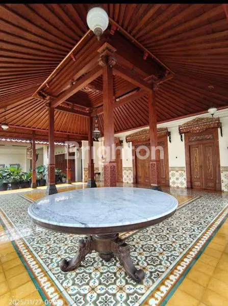image *RUMAH MEWAH ETNIK LIMASAN JOGLO LINGKUNGAN ASRI DI COLOMADU* (8)