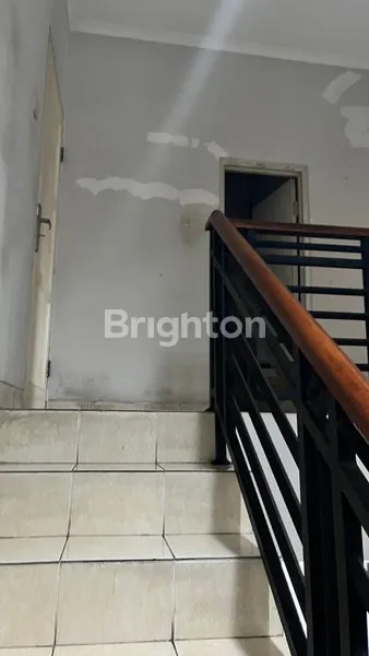 image RUMAH SIAP HUNI 2 LANTAI DI KOSAMBI BARU, SHM (4)