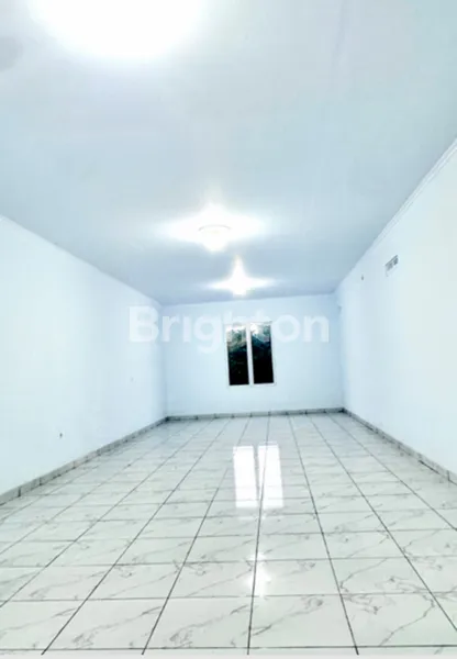 image RUKO GANDENG DUA LANTAI DI PORIS JAYA TANGERANG DENGAN PARKIRAN LUAS DAN AKSES STRATEGIS (6)