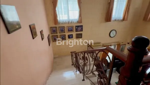 image RUMAH CANTIK DAN MEWAH DI CLUSTER MEWAH DI KOTA WISATA CIBUBUR (4)