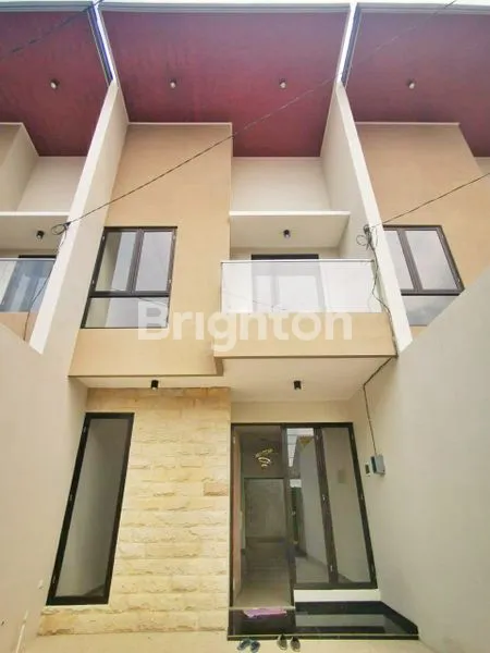 image RUMAH MINIMALIS BARU STRATEGIS, 1 MENIT MERR (4)