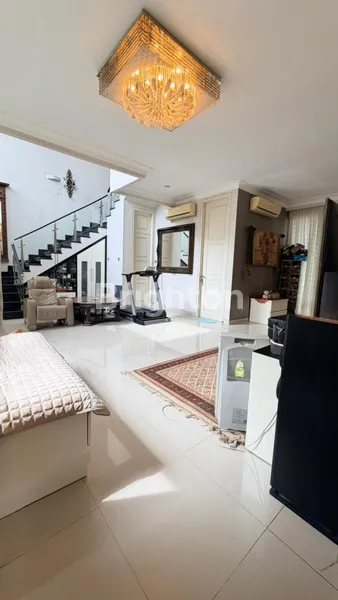 image PAKUWON CITY PERUMAHAN ELIT SURABAYA TIMUR, TERAWAT SIAP HUNI, DEKAT PUSAT PERBELANJAAN DAN KULINER  (8)