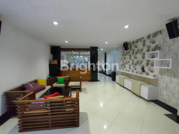 image RUMAH MEWAH 2 LANTAI DI DURI KEPA, LT 214M² (1)