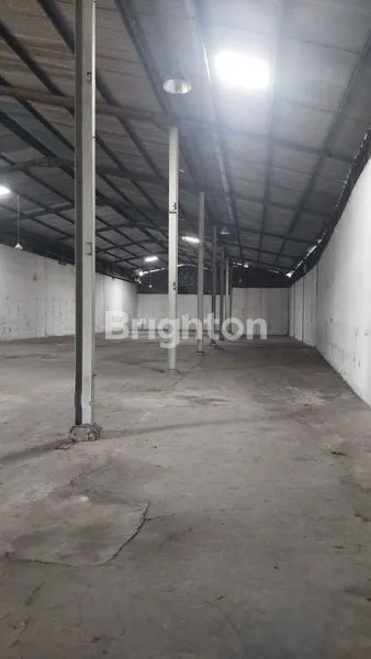 image GUDANG KAPUK KAMAL BISA AKSES KONTAINER 40 FEET DEKAT KE TOL BANDARA (2)