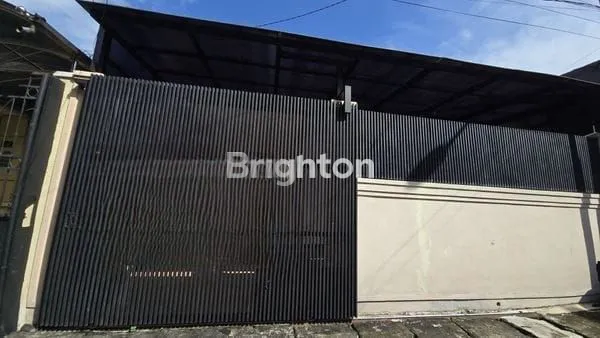 image RUMAH SANGAT TERAWAT 1,5 LANTAI DI LEBAK INDAH REGENCY SURABAYA (1)