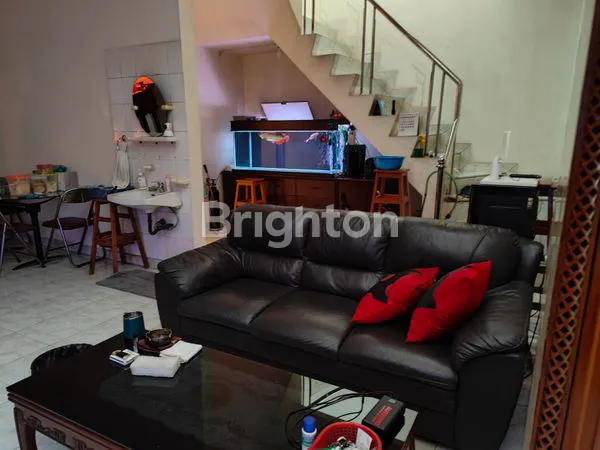 image RUMAH 2 LANTAI DI KOMPLEKS FAVORIT PLUIT  (3)