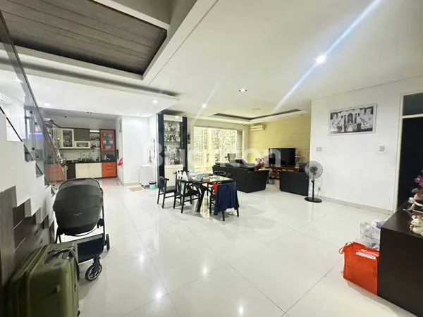 image RUMAH 2.5 LANTAI RAJAWALI SELATAN (2)