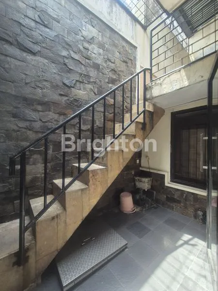 image RUMAH SIAP HUNI DI RUNGKUT BARATA LUAS 160M2 DEKAT MERR, UPN, RUNGKUT INDUSTRY, GUNUNG ANYAR (8)