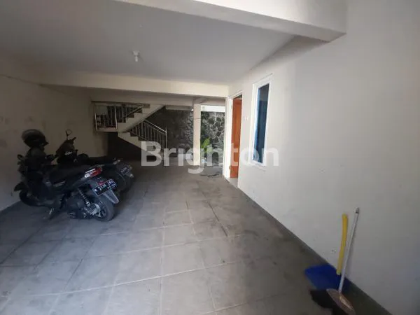 image JARANG ADA RUMAH DENGAN BASEMENT  (4)
