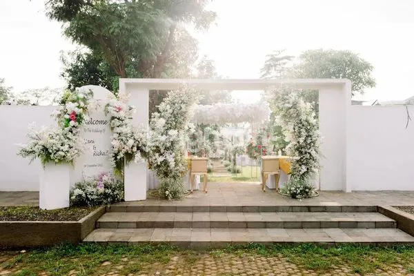 image PROPERTI MULTIFUNGSI: RUMAH & VENUE WEDDING DI PUSAT KOTA BEKASI (3)