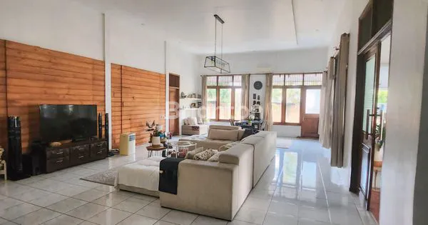 image PROPERTI MULTIFUNGSI: RUMAH & VENUE WEDDING DI PUSAT KOTA BEKASI (4)