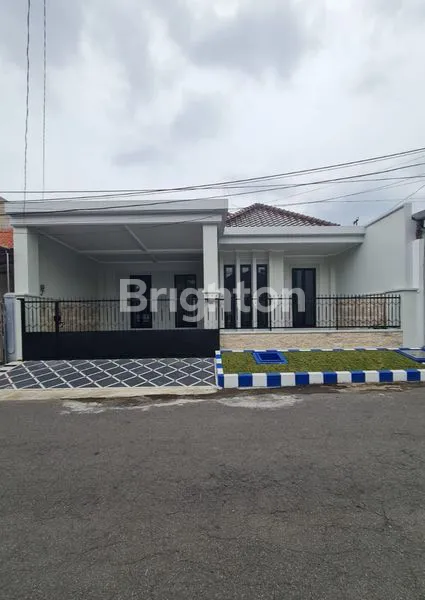 image RUMAH 2 LANTAI LOKASI STRATEGIS DEKAT DEKAT MAYJEND SUNGKONO RAYA KUPANG INDAH RAYA SUKOMANUNGGAL DARMO INDAH DARMO BARU DUKUH KUPANG HR MUHAMMAD (1)