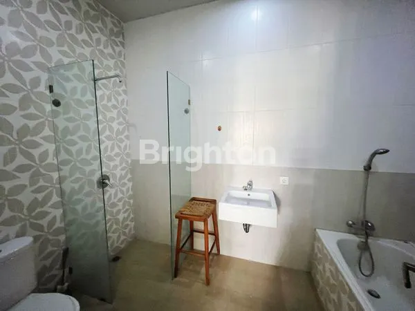 image RUMAH FURNISH 2 LANTAI SIAP HUNI KAMAR 3+1 DEKAT LAPANGAN RENON (6)