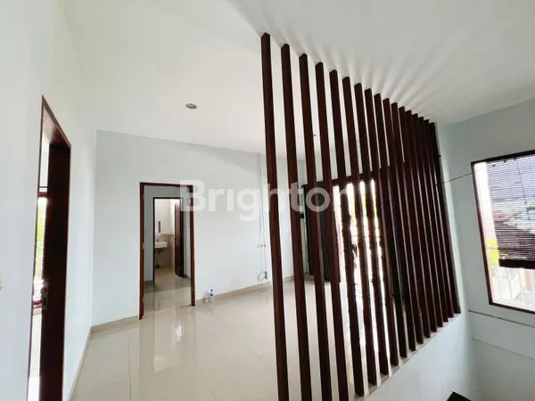 image RUMAH FURNISH 2 LANTAI SIAP HUNI KAMAR 3+1 DEKAT LAPANGAN RENON (7)