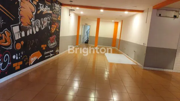 image RUKO PREMIUM PINGGIR JALAN UTAMA KEBAYORAN BARU – JAKARTA SELATAN \U25CF 2 LANTAI || PARKIR LUAS || HIGH TRAFFIC! (2)