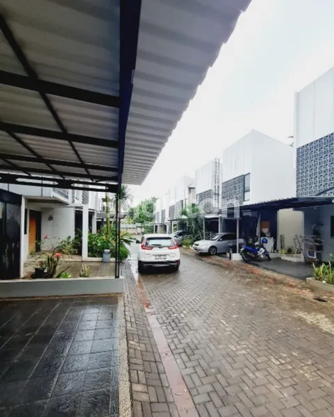 image RUMAH CANTIK TERAWAT 2 KAMAR TIDUR DEKAT VILA DAGO TOL (4)