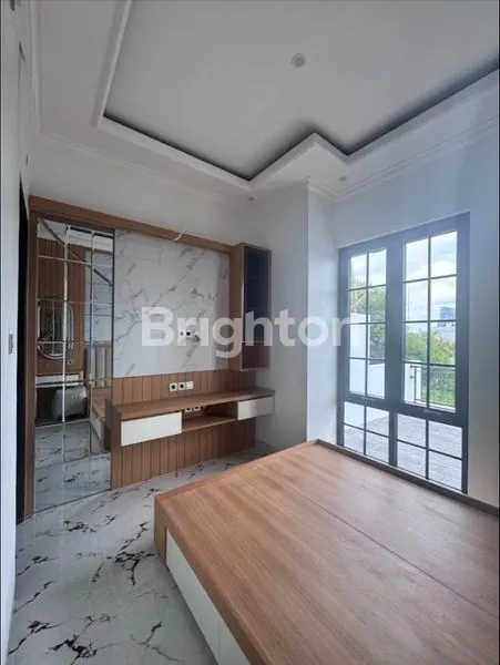 image EXCLUSIVE 4 LANTAI AMERICAN CLASSIC || PRIME PASAR MINGGU – JAKARTA SELATAN || PRIVATE LIFT \U25CF SWIMMING POOL \U25CF DOUBLE ROOFTOP (1)
