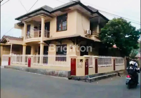 image RUMAH STRATEGIS DI CIRACAS, 5 KT & HOEK, DEKAT AKSES TOL (1)