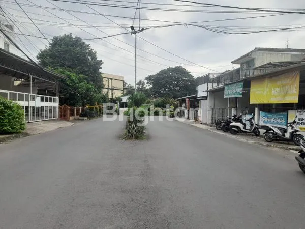 image RUMAH STRATEGIS DI PEKAYON JAYA, LT 224M², BEBAS BANJIR (3)