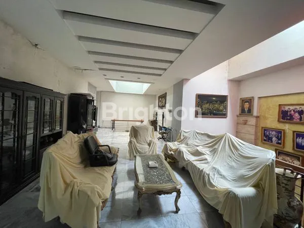 image DIJUAL RUMAH MEWAH DUA LANTAI SIAP HUNI LOKASI STRATEGIS BERLOKASI DI CIPINANG CEMPEDAK JAKARTA TIMUR (2)