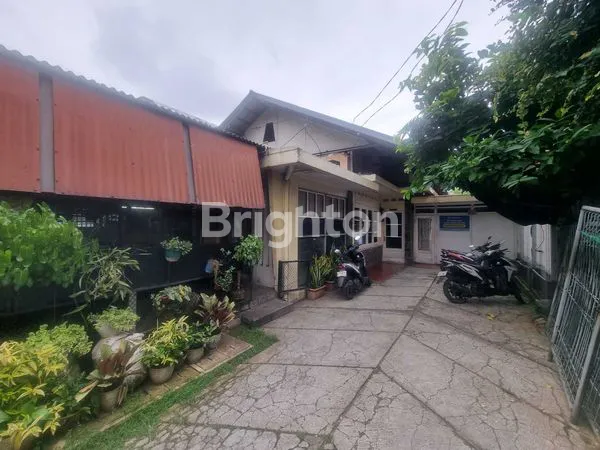 image DIJUAL RUMAH STRATEGIS LUAS >500M2 SHM DI OTISTA 3 - JAKARTA TIMUR (2)