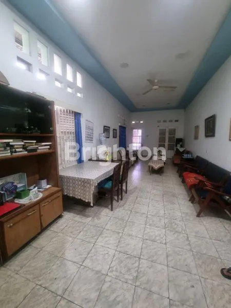image DIJUAL RUMAH STRATEGIS LUAS >500M2 SHM DI OTISTA 3 - JAKARTA TIMUR (4)