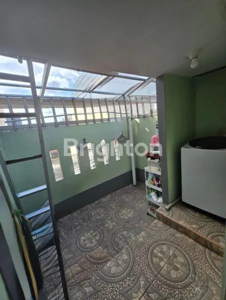 image RUMAH STRATEGIS 3 LANTAI LT 45M², HADAP SELATAN (7)