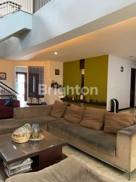 image DIJUAL RUMAH STRATEGIS PONDOK INDAH, DEKAT PIM & LAPANGAN GOLF (4)