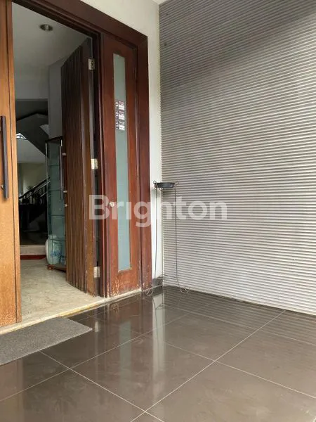 image DIJUAL RUMAH STRATEGIS PONDOK INDAH, DEKAT PIM & LAPANGAN GOLF (8)