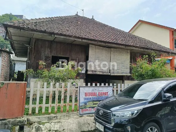 image RUMAH KAYU JATI KUNO DI GAJAH MUNGKUR SEMARANG SELATAN (1)