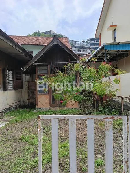 image RUMAH KAYU JATI KUNO DI GAJAH MUNGKUR SEMARANG SELATAN (3)