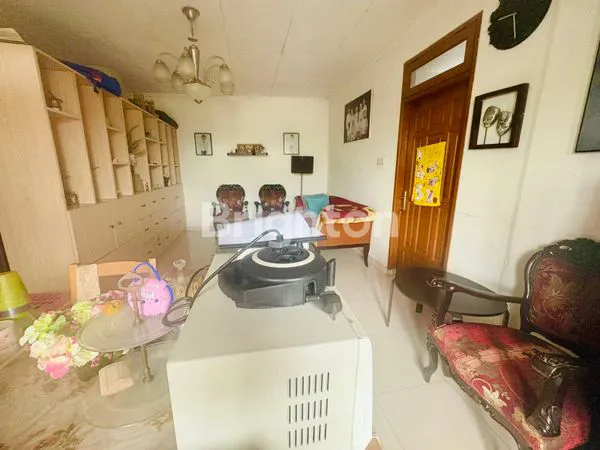 image RUMAH STRATEGIS DI JALAN CILEDUG RAYA – COCOK USAHA & HUNIAN (2)